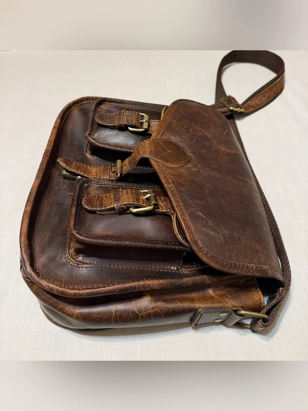 Men's Brown Top Grain Leather Messenger Bag - Rugged Vintage Style